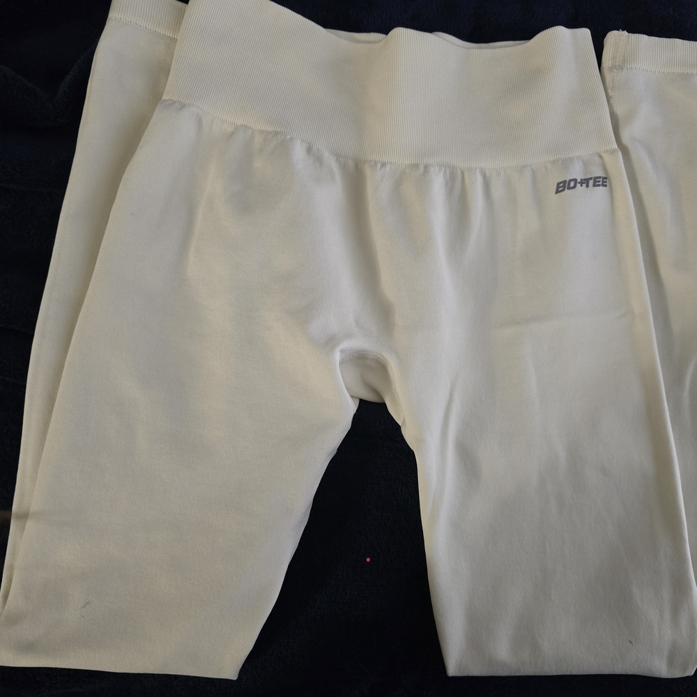 Bo+Tee Cream Leggings